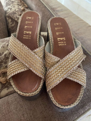 Elle platform shoes gold like new with pink gold rhinestones