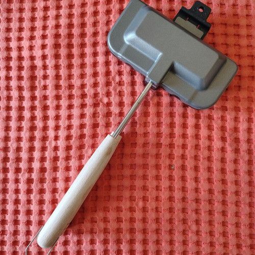 Japanese hot sando maker toaster like new, lightweight for outdoor use