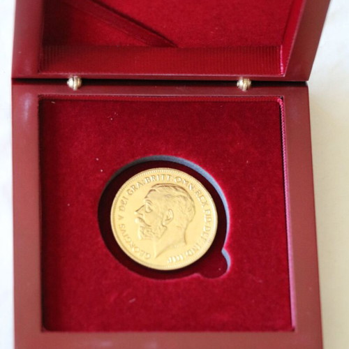 Gold Plated George V English Five Pound Coin with Luxury Case