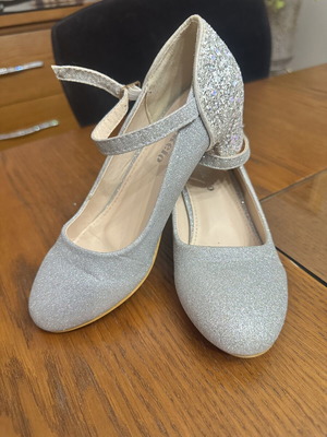 Silver glitter children's ballerina shoes size 33