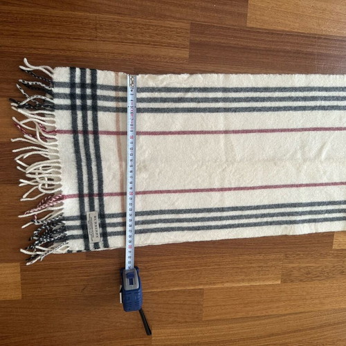 Authentic Burberry scarf like new, 50% cashmere and 50% wool