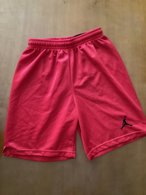 Σορτσάκι Jordan συλλεκτικό, καινούργιο, κόκκινο, μέγεθος XS