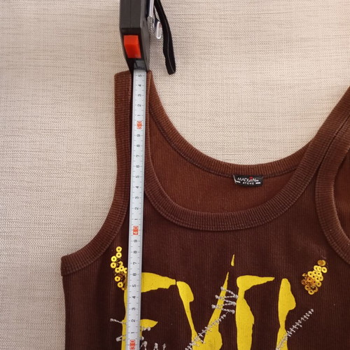 Sleeveless T-shirt like new, brown and yellow, size S