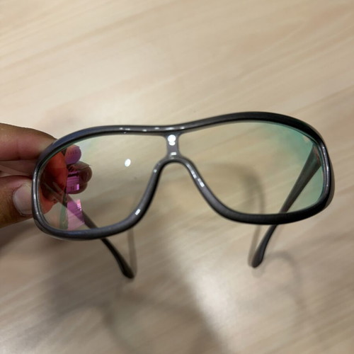 Arnette sunglasses like new, gray with minor lens wear
