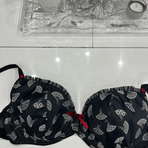 Marks & Spencer bra 36D black like new