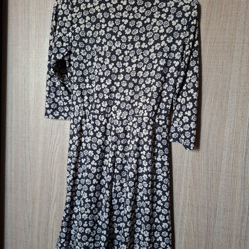 Floral dress Simple new, medium size, black and beige