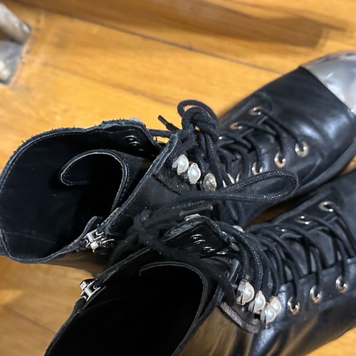 Zara boots used with pearls and front mirror, black size 40