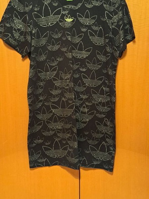 Φόρεμα Adidas μαύρο με γκλίτερ σε άριστη κατάσταση