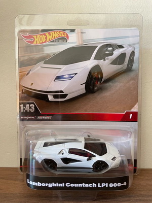 Hot Wheels Premium Lamborghini Countach LPI 800 new