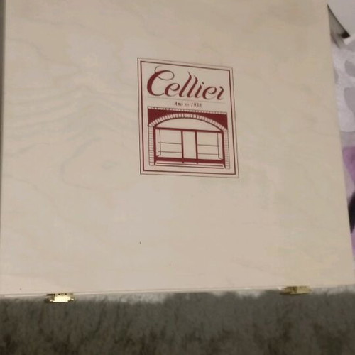 Wooden box for four drinks like new from Cellier