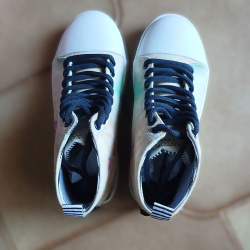 Santoro London Gorjuss High Sneakers Size 33 New Beige Black