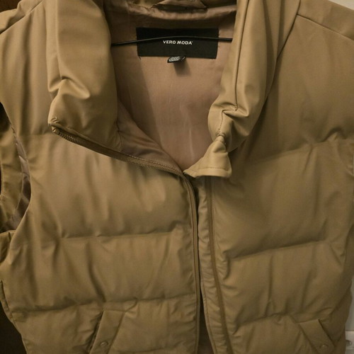 Vero Moda camel sleeveless jacket like new, size XL