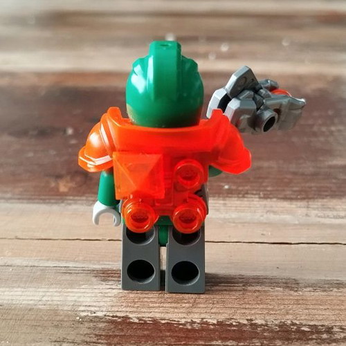 Lego Minifigure Nexo Knights nex068 Aaron used, trans neon orange armor