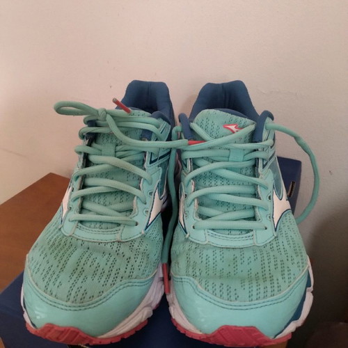 Mizuno Wave Ultima 9 running shoes used, size 39, green