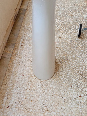 Porcelain bathroom sink pedestal like new