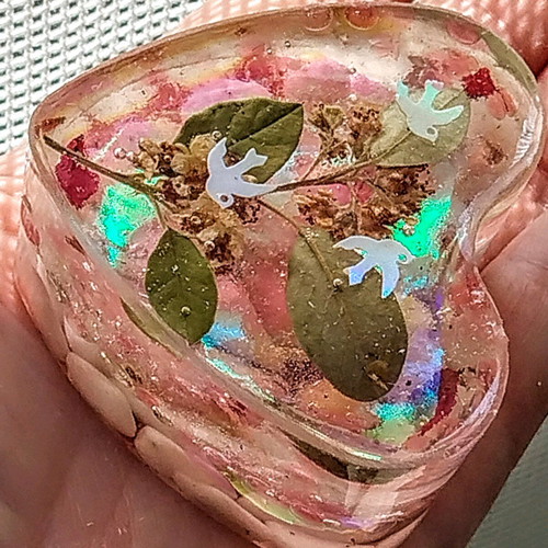 Paperweight handmade from resin with flowers and hologram effect new