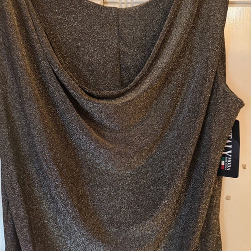 Blouse new with golden thread