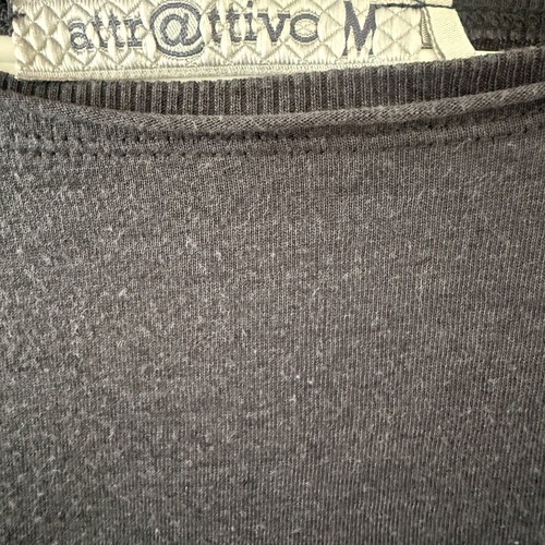 Attrattivo Medium blouse with off-shoulder and long sleeves used