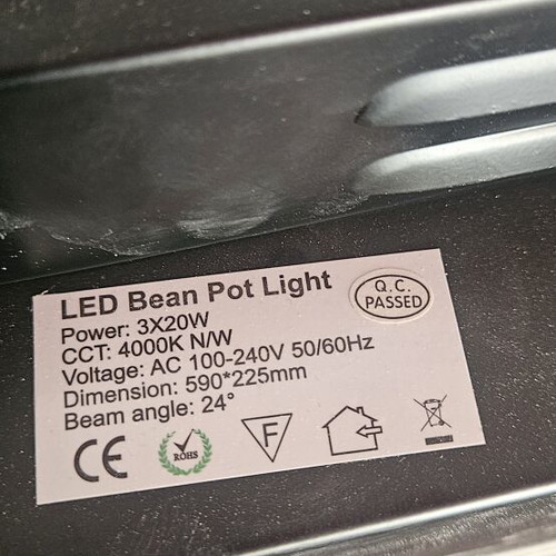 LED spotlight triple head 3x20W 4000K 60W like new