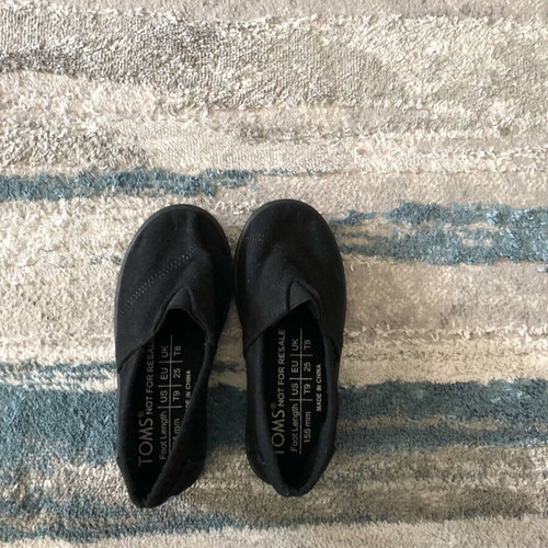 TOMS kids espadrilles like new, size 25