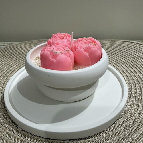 Set of 3 pink flower-shaped decorative candles