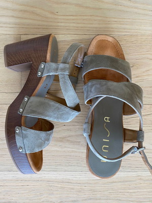 Unisa sandals with wooden heel, grey khaki suede, size 40