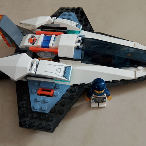Lego space shuttle with astronaut figure new