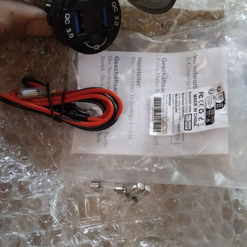 USB Charger Motorcycle 12-24v new with voltage display