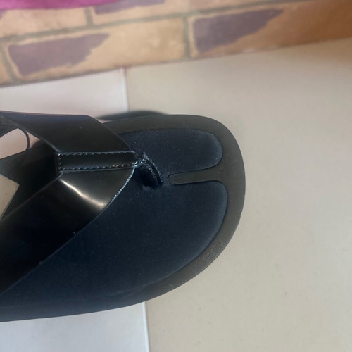 Zara thong sandals new, size 38, black flatform