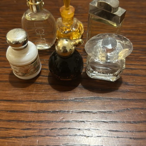 Perfumes used, pack of 6 mini bottles