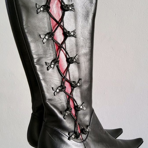 Bournazos vintage y2k deadstock leather kitten heel boots