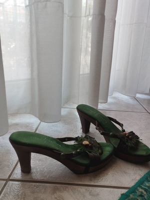 Rebeca Sanver Heels Like New Brown and Green Size 37