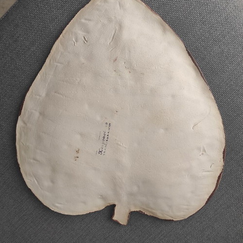 Decorative leaf-shaped platter glass ceramic, like new