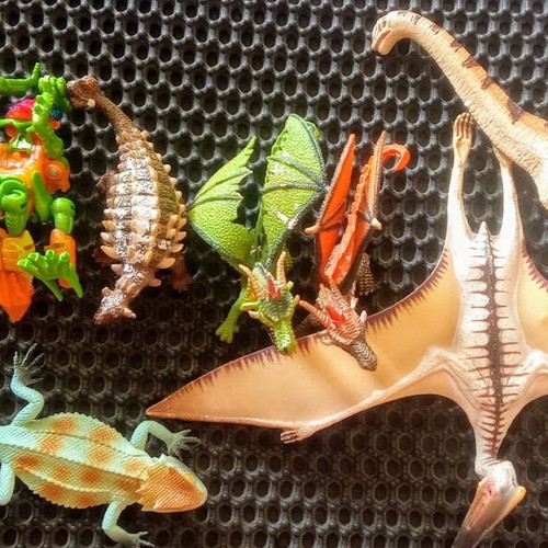 Treasure X Aliens vintage dinosaur and monster miniatures set, 18 pcs