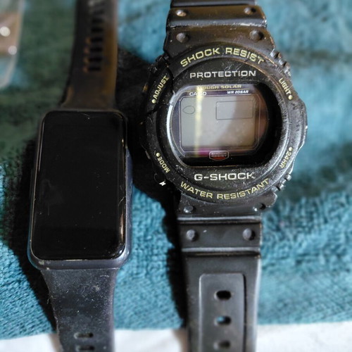 Lot of 45 wristwatches used, unisex, including Adidas and more