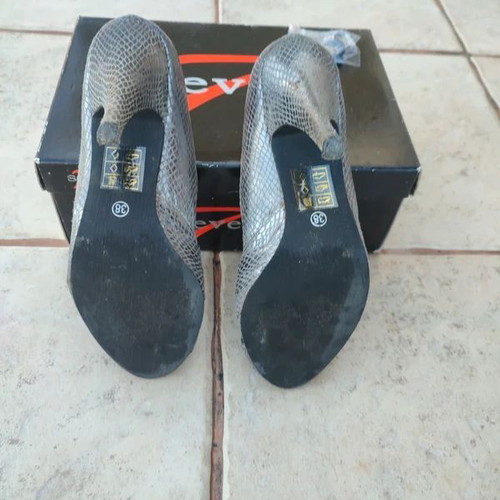 Peep-toe shoes Seven snakeskin effect size 38 used, grey