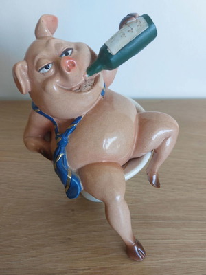 Декоративна фигура на прасе като нова, височина 15 см