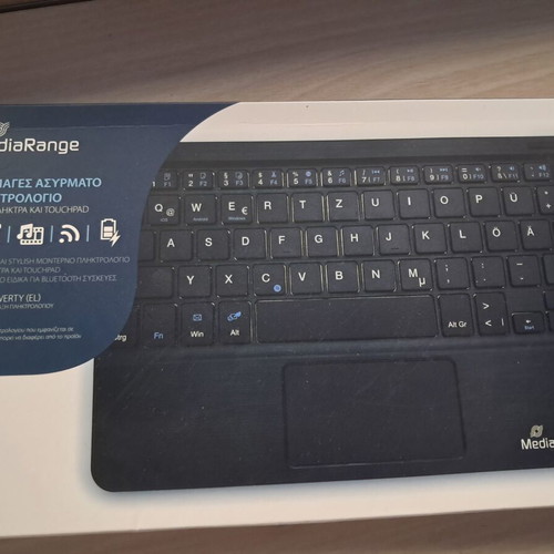 Mediarange Bluetooth Keyboard with Touchpad new