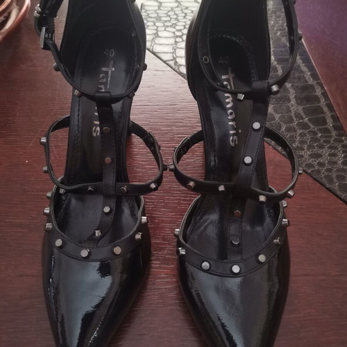 Tamaris black patent leather pumps with studs