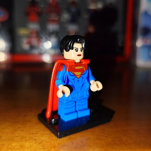 Supergirl DCEU figure like new with base and two heads