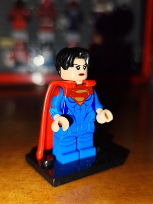 Supergirl DCEU figure like new with base and two heads