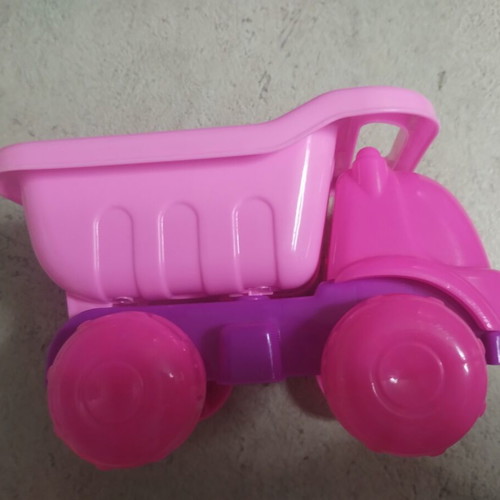 Children's beach set with truck and accessories, like new, pink