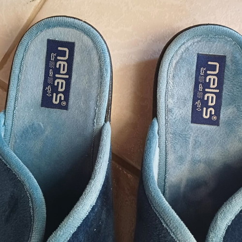 Neles house slippers, size 41, dark blue velvet texture