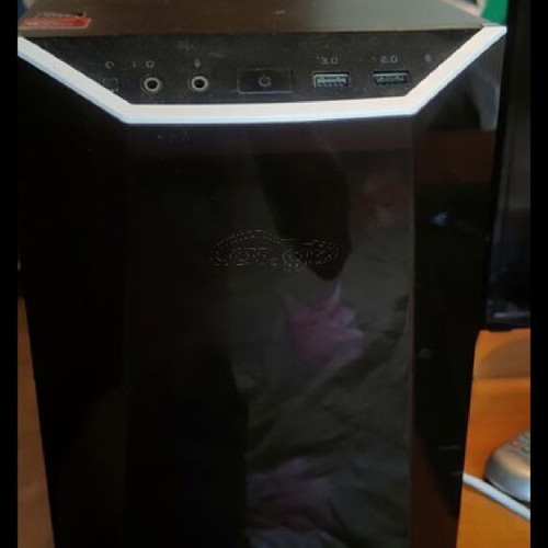 Pc air-cooled in excellent condition with keyboard and mouse