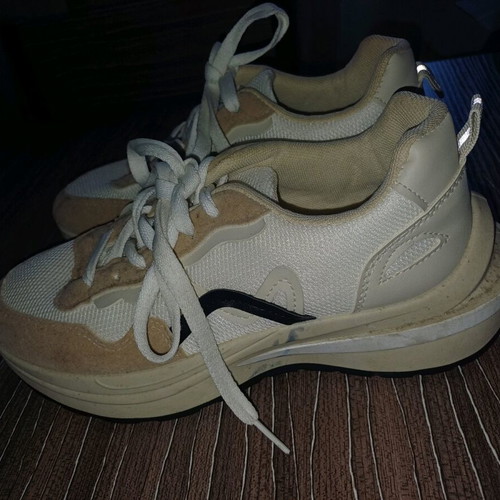 Women's athletic shoes used, size 37, beige