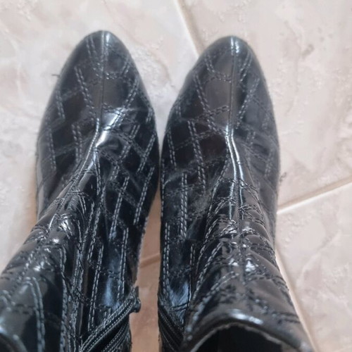Patent leather ankle boots like new, black, size 37