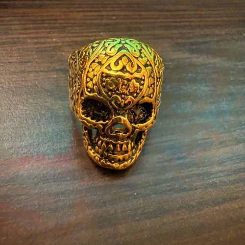 Skull ring steel gold black in excellent condition