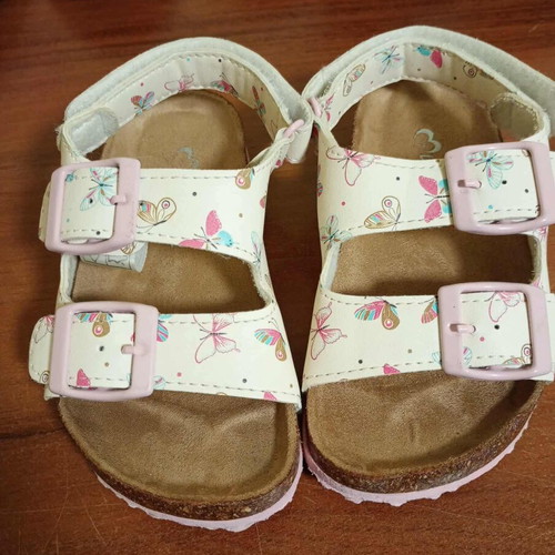 LC Waikiki children's sandals like new, size 25