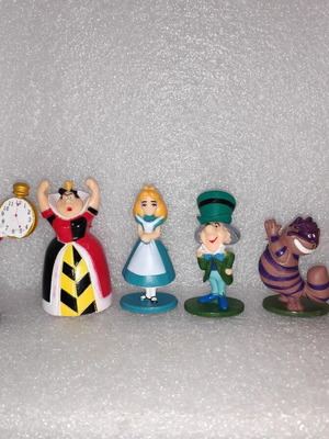 Alice in Wonderland collectible figure set of 6, like new
