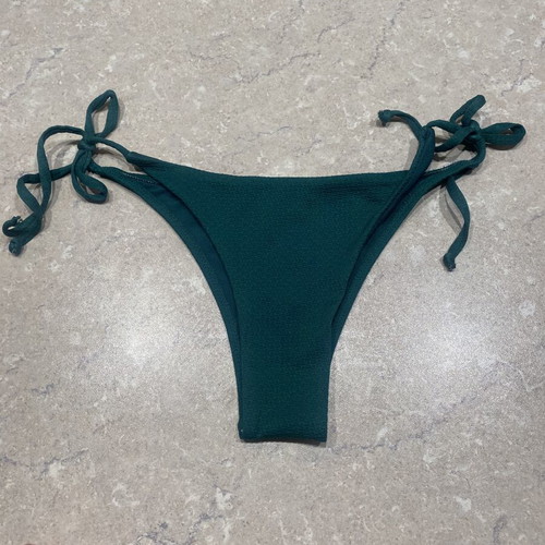 Emerald Bikini Set like new, textured fabric, adjustable slip